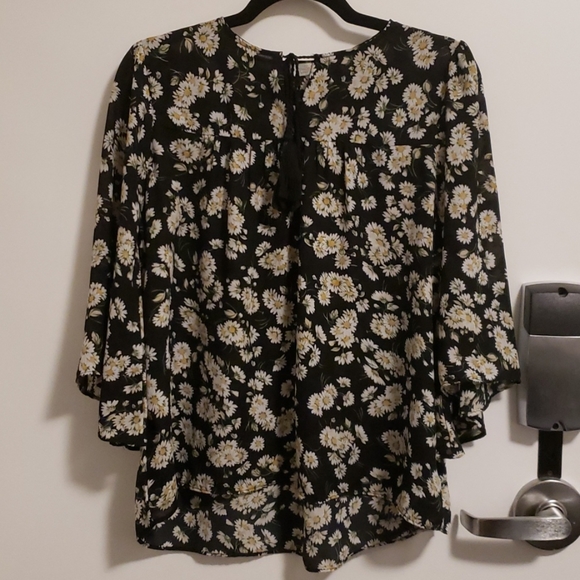 Floral top - Picture 2 of 3